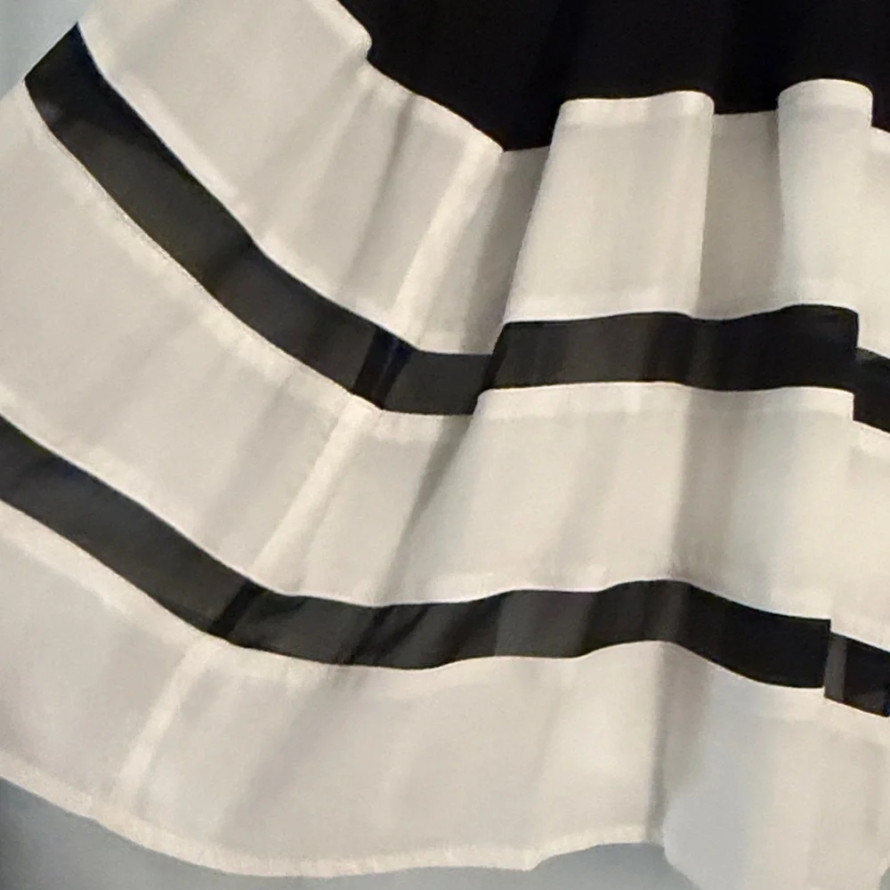Nicole by Nicole Miller Black and White Striped Circle Skirt,‎ size 16